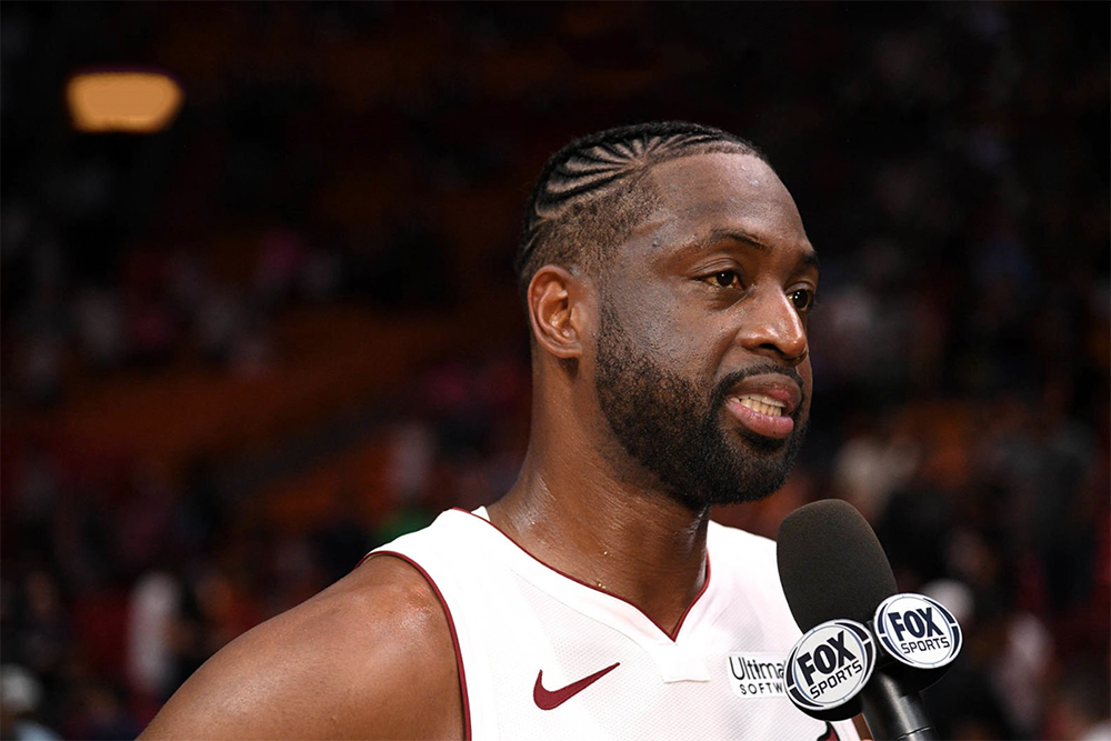 Rơi nước mắt với màn đổi áo ý nghĩa nhất của Dwyane Wade với 5 người đã mang ơn anh trong cuộc đời