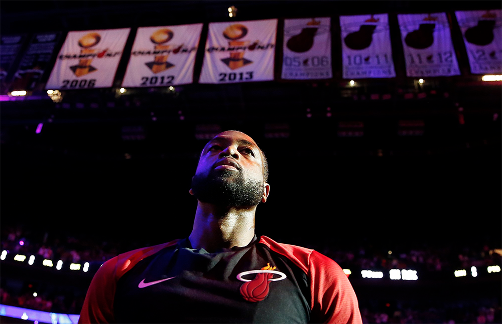 Sự nghiệp lẫy lừng là thế, Dwyane Wade vẫn phải tặng khán giả màn tấu hài Shaqtin cuối cùng