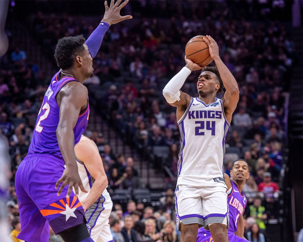 Xạ thủ trẻ Buddy Hield phá vỡ kỷ lục 3 điểm NBA: Kẻ soán ngôi Stephen Curry trong tương lai? Xạ thủ trẻ Buddy Hield phá vỡ kỷ lục 3 điểm NBA: Kẻ soán ngôi Stephen Curry trong tương lai?