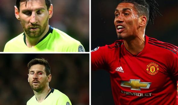 Hé lộ phản ứng bất ngờ của Messi với Smalling sau pha va chạm kinh hoàng
