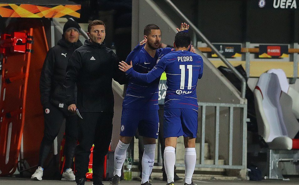 HLV Sarri thừa nhận bị buộc phải sử dụng Hazard ở trận gặp Slavia Prague