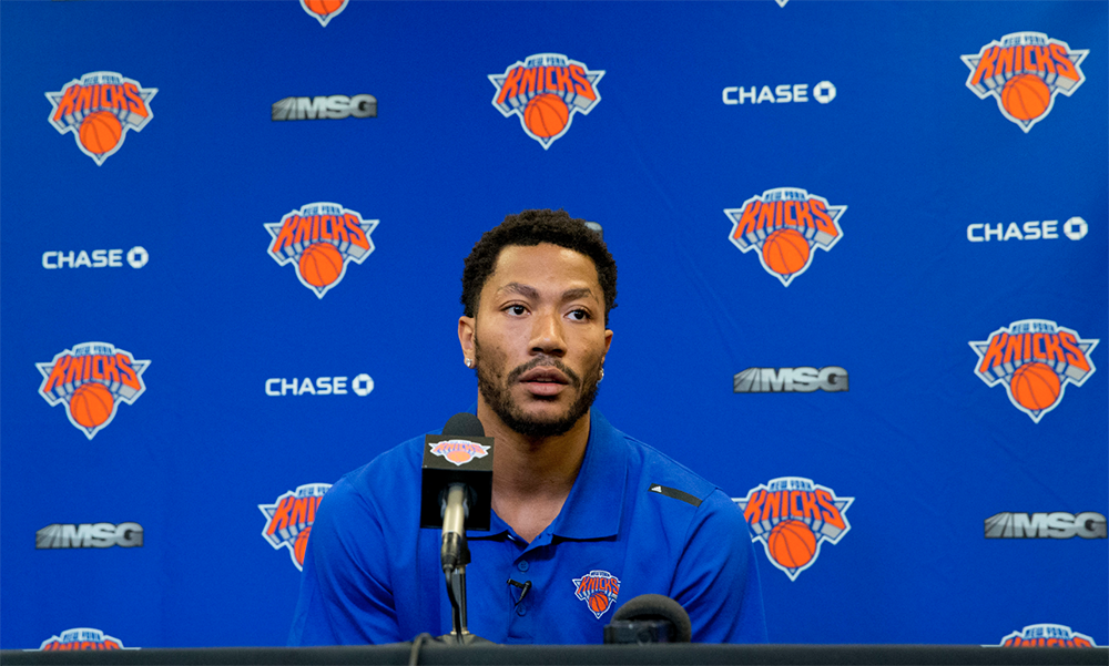 Nặng lòng nhìn lại cảnh Derrick Rose bật khóc khi biết mình bị trade khỏi Chicago Bulls năm 2016