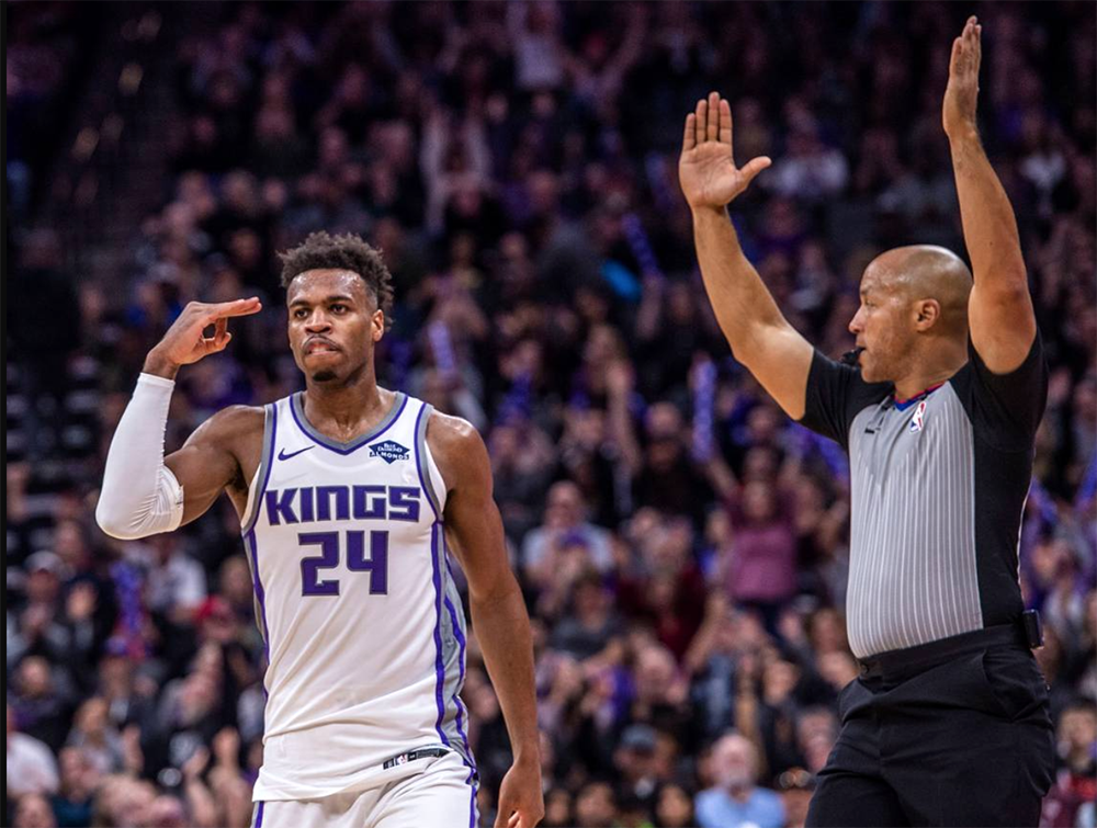 Xạ thủ trẻ Buddy Hield phá vỡ kỷ lục 3 điểm NBA: Kẻ soán ngôi Stephen Curry trong tương lai?