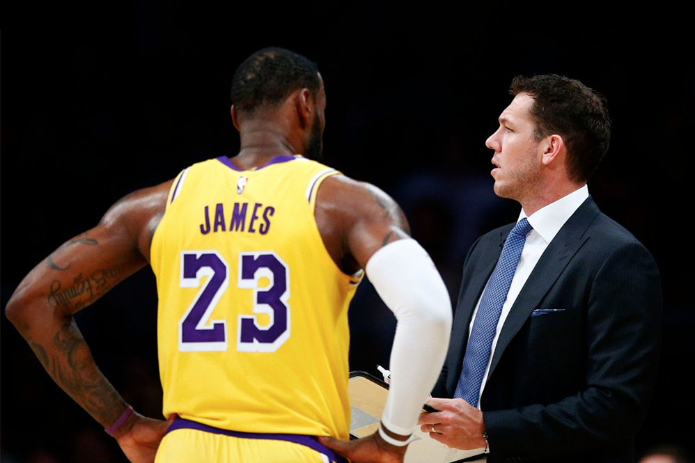 Chính thức: Los Angeles Lakers sa thải HLV Luke Walton