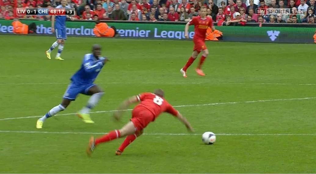 Demba Ba nói gì về cú trượt chân lịch sử của Gerrard vào năm 2014?