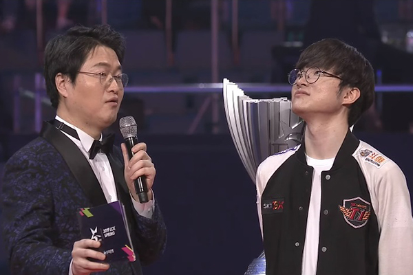 Faker khóc khi SKT lên ngôi vô địch LCK mùa xuân 2019