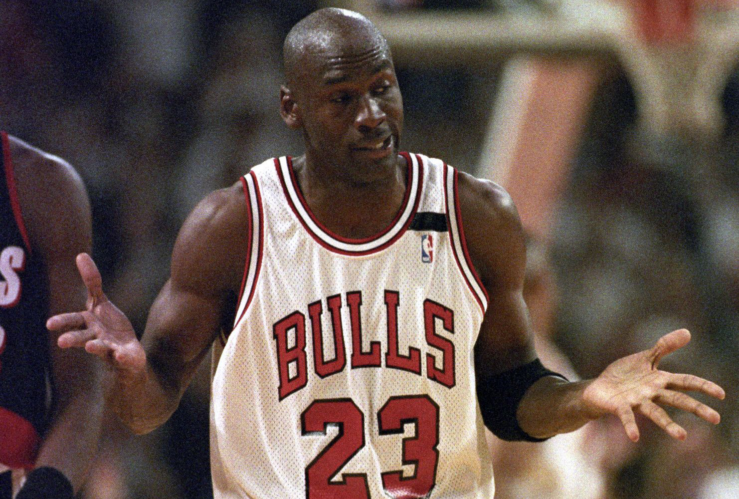 Michael Jordan ứ thèm 1 triệu đô la và những câu chuyện quảng bá cười ra nước mắt