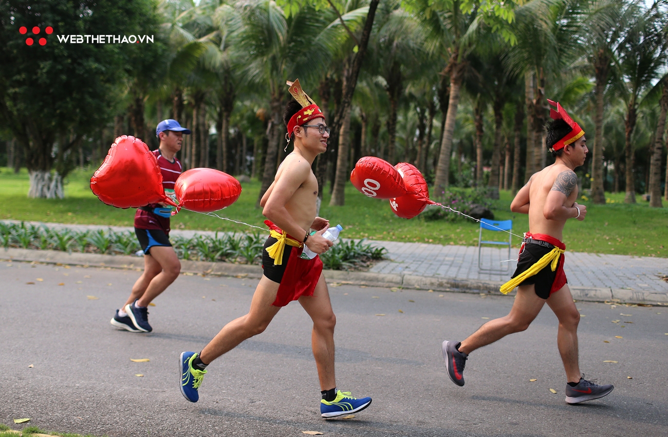Độc đáo dàn "Lạc Tướng Lạc Hầu" tại Ecopark Marathon 2019