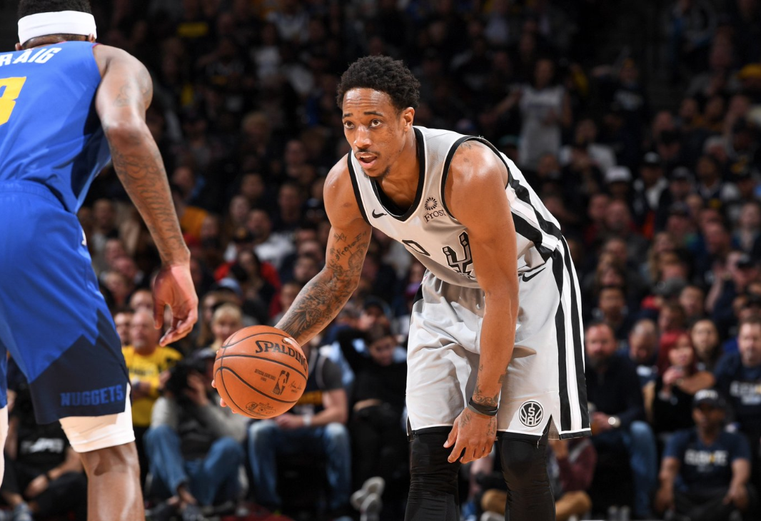 Khi sao lớn "chết ngộp" như một thói quen, người hùng của San Antonio Spurs xuất hiện để tạo địa chấn