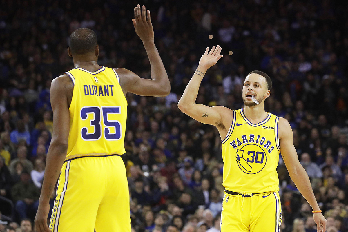 Nếu muốn vững tay đến cú ăn 3 lịch sử, Golden State Warriors cần tránh lặp lại sai lầm này