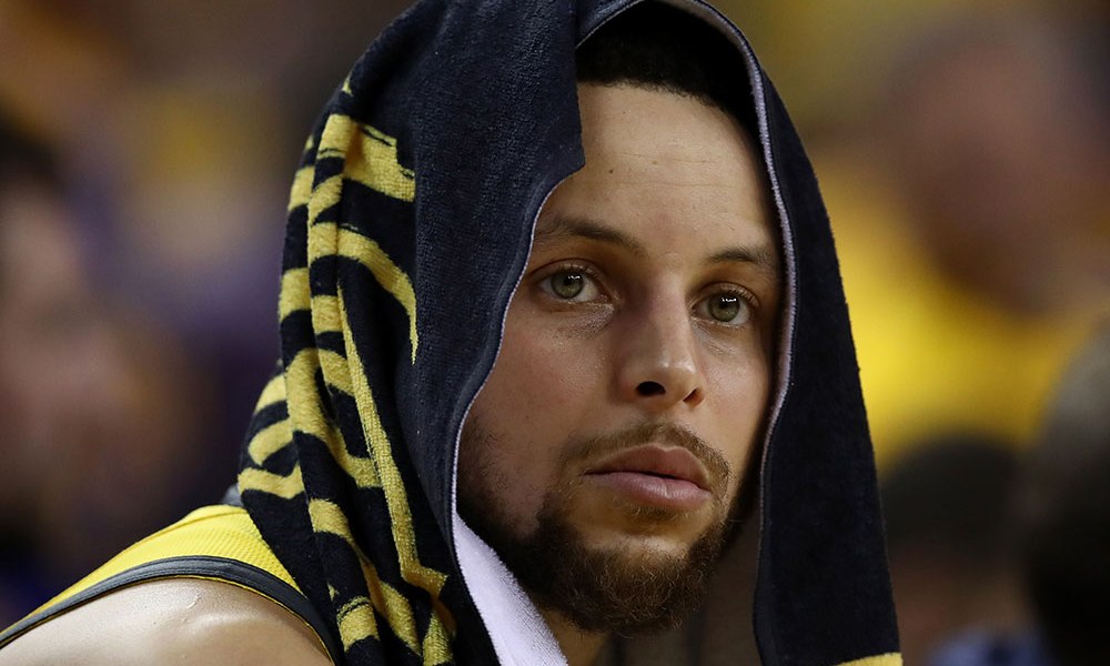 Nhìn lại 5 con số điên rồ trong màn thua ngược đáng thất vọng của Golden State Warriors