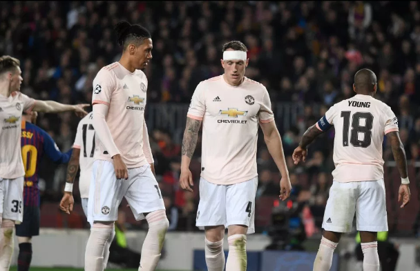 Solskjaer tung bộ 3 hậu vệ ở trận gặp Barca từng khiến MU thua sốc Basel