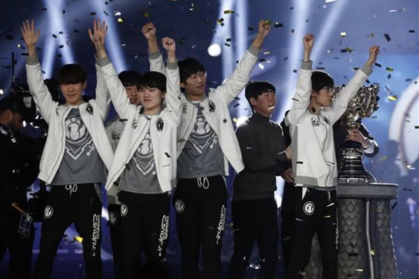 Rookie IG: SKT không còn là đội của Faker. Bây giờ họ mạnh như một tập thể. Rookie IG: SKT không còn là đội của Faker. Bây giờ họ mạnh như một tập thể.