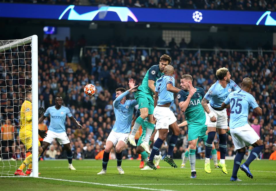 Cận cảnh 2 tình huống VAR khiến Man City bị loại cay đắng