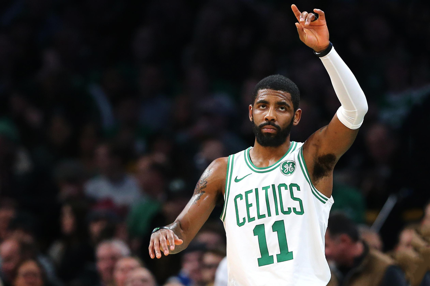 Kyrie Irving rực cháy như bó đuốc, Boston Celtics lội ngược dòng ngoạn mục trước Indiana Pacers