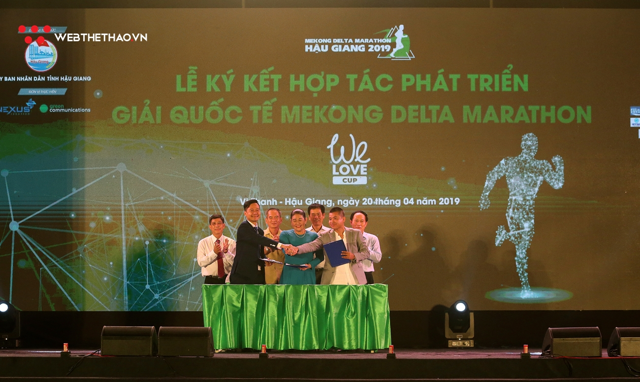 Đêm khai mạc rực rỡ sắc màu và đầy ý nghĩa của Mekong Delta Marathon 2019
