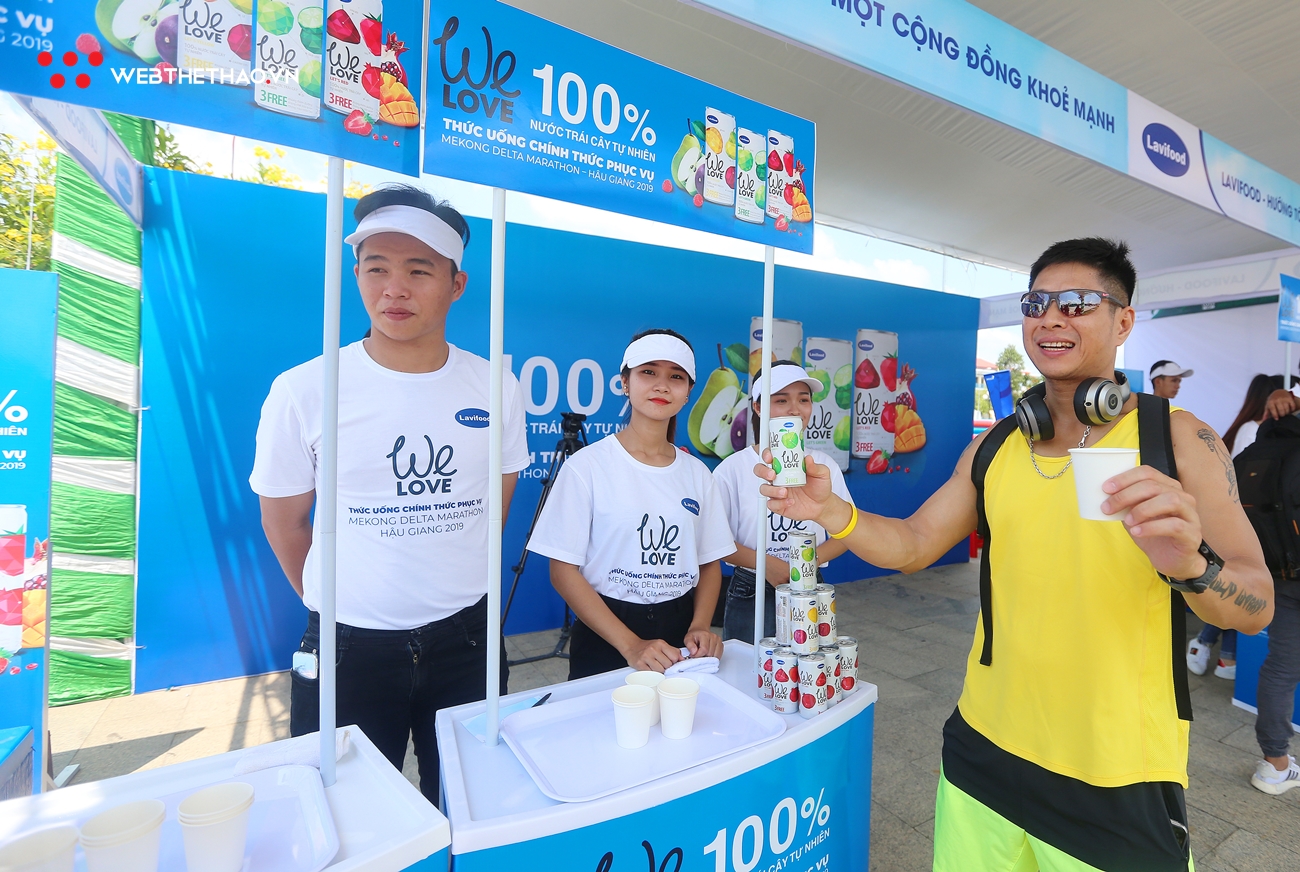 Độc đáo trải nghiệm Nhận bib - Thưởng thức đặc sản tại khu Expo Mekong Delta Marathon 2019