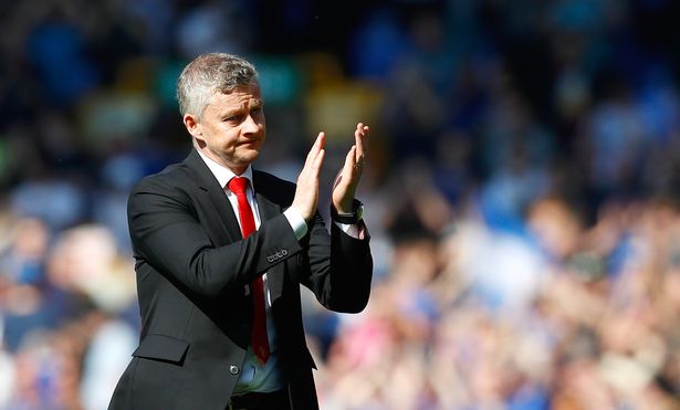 HLV Solskjaer nói gì với CĐV MU sau trận thua tủi hổ trước Everton?