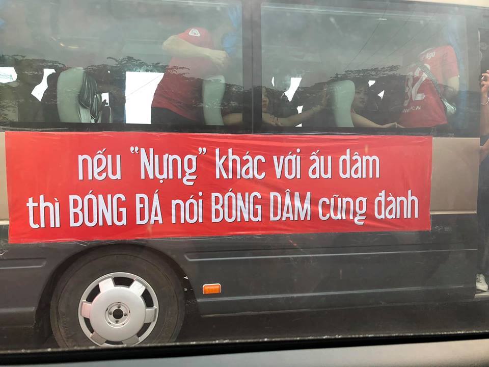Nếu “nựng” khác với ấu dâm…