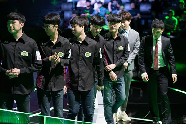 Vượt qua ES Sharks với tỉ số 3-1, Jin Air Greenwings cùng dắt tay KT Rolster đến với LCK mùa Hè 2019 Vượt qua ES Sharks với tỉ số 3-1, Jin Air Greenwings cùng dắt tay KT Rolster đến với LCK mùa Hè 2019
