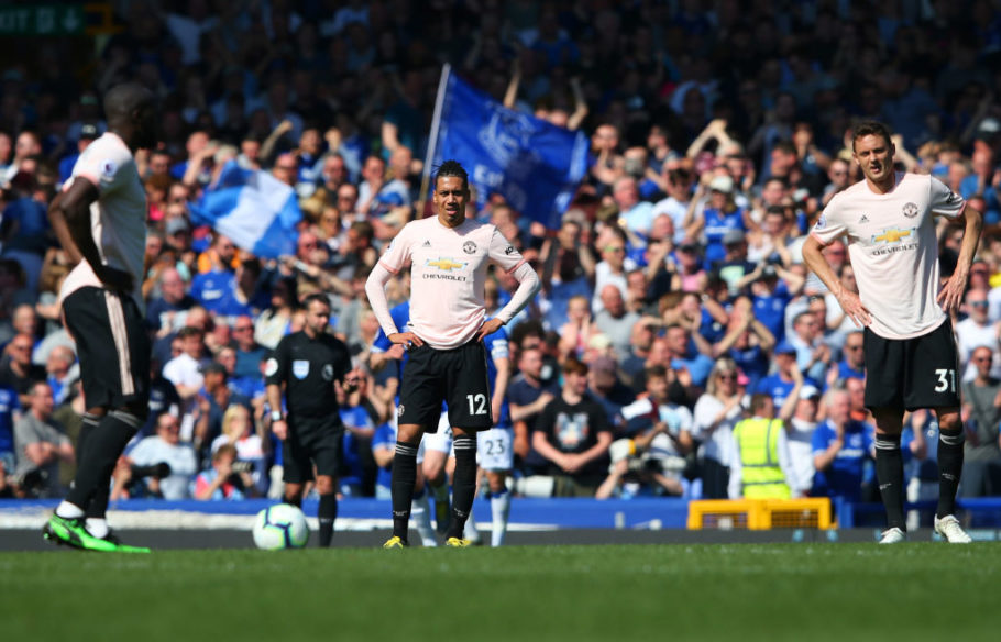 CĐV MU yêu cầu bán gấp 1 cầu thủ sau thất bại kinh hoàng trước Everton