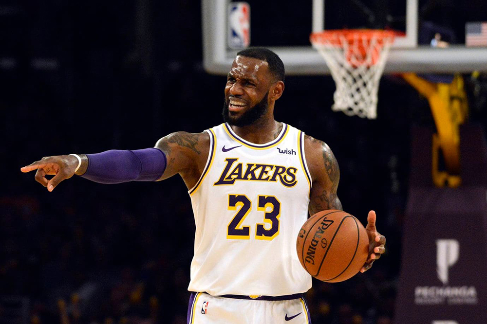 Lạ đời chuyện Los Angeles Lakers vẫn sử dụng người đã từ chức để tuyển siêu sao cho LeBron James