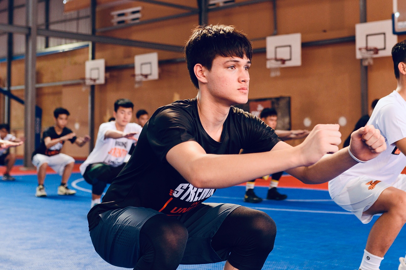 Lộ diện tài năng 15 tuổi cao 1m88, vừa chơi bóng hay, vừa đẹp trai rạng ngời ở VBA Try Out Đà Nẵng