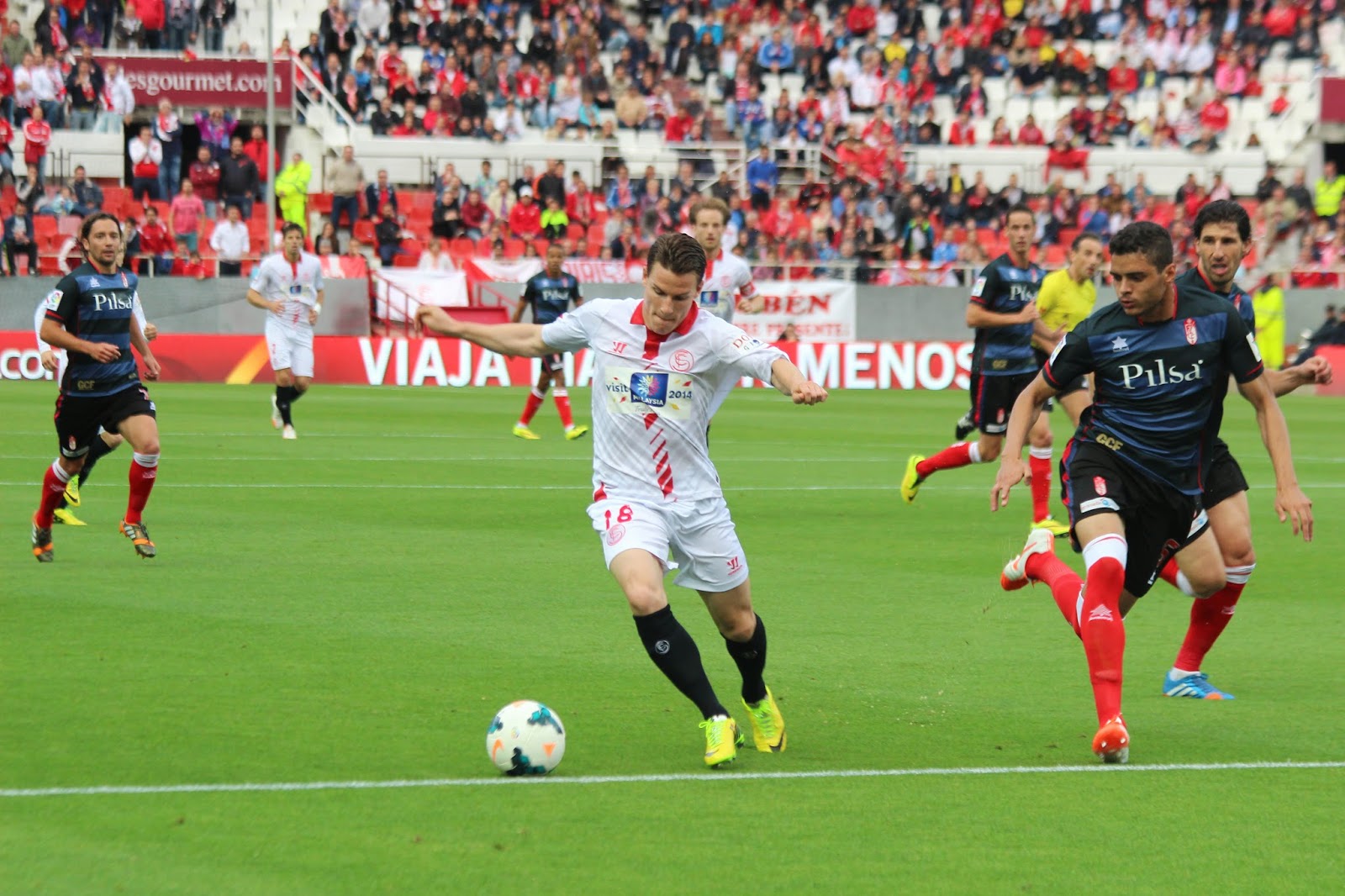 Nhận định Sevilla vs Rayo Vallecano 00h30, 26/04 (vòng 34 VÐQG Tây Ban Nha)