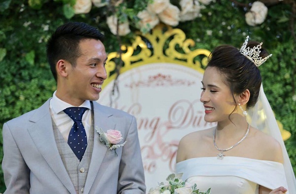 Hùng Dũng rạng rỡ trong ngày ghi bàn thắng cuộc đời