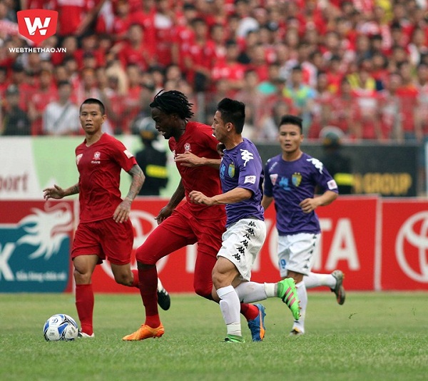 Nóng: CĐV Hải Phòng đốt pháo sáng, Hà Nội FC nhận án phạt