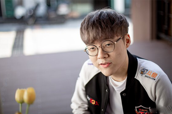 Teddy SKT nói về trận chung kết LCK mùa xuân, đồng đội của anh và MSI 2019