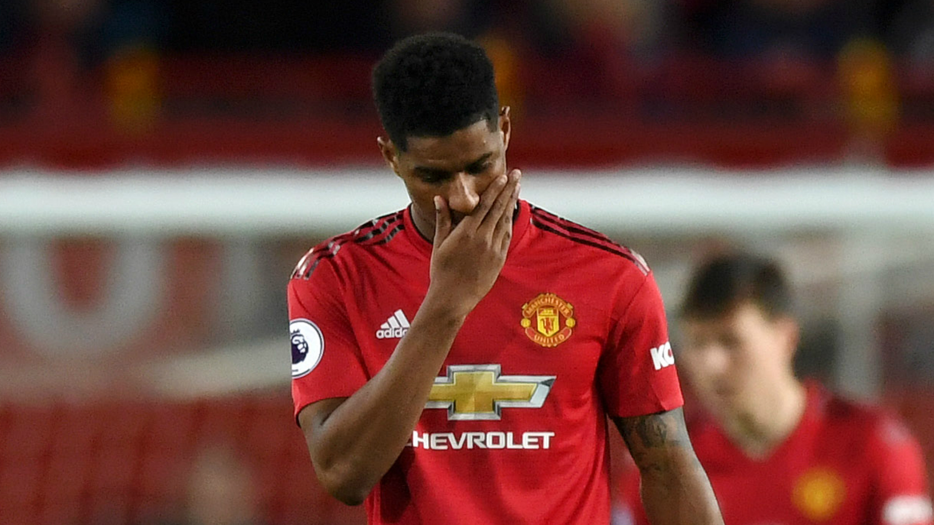 Marcus Rashford hé lộ nội tình phòng thay đồ MU sau thất bại trước Man City