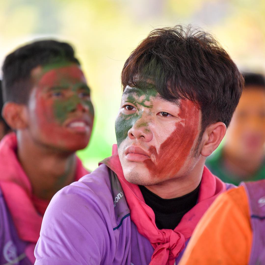 Xuân Trường bị các đồng đội Buriram Utd "úp sọt"