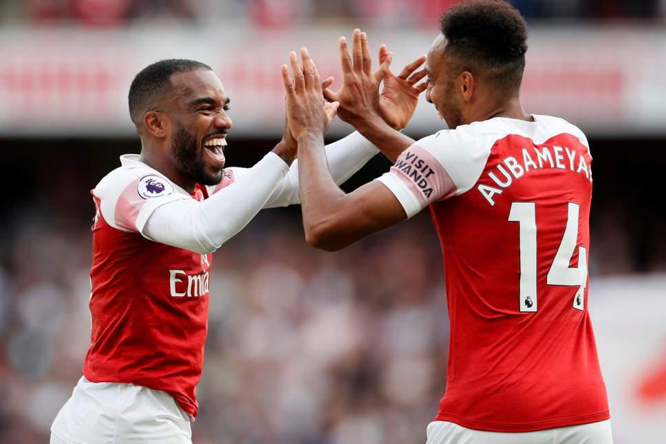 Sự khác biệt về đội hình 450 triệu bảng của Arsenal nếu dự Cúp C1 so với Europa League