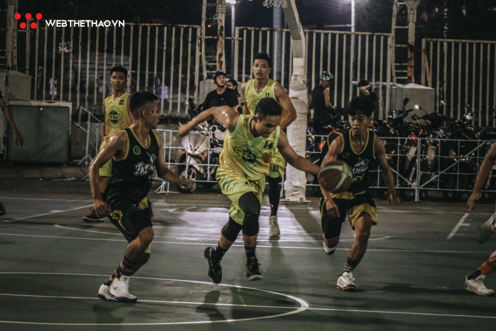 Giải Bóng rổ Hạng A TP HCM 2019: Lộ diện 20 đội bóng nam mạnh nhất bước tiếp vào vòng trong Giải Bóng rổ Hạng A TP HCM 2019: Lộ diện 20 đội bóng nam mạnh nhất bước tiếp vào vòng trong