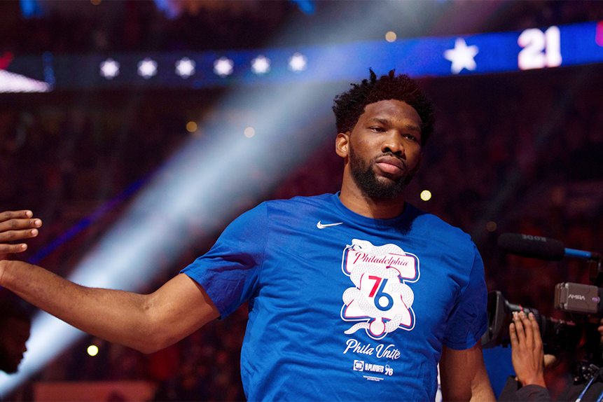 Joel Embiid chịu đau để thi đấu: Thà quyết tử trong sân còn hơn ngồi nhìn đồng đội "ăn hành" của Raptors