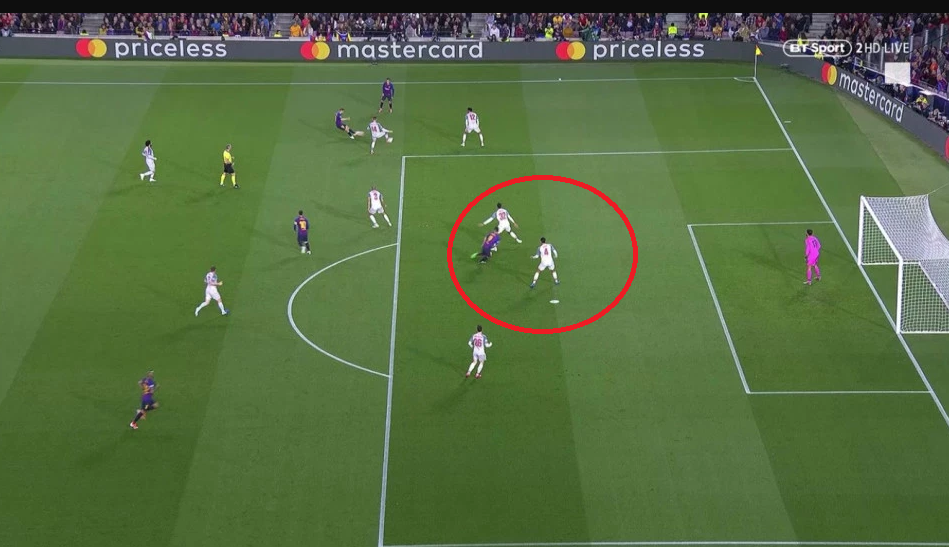 Chuyên gia nhận xét trung vệ số 1 TG Van Dijk mắc lỗi lớn trong bàn thua đầu trận Barca vs. Liverpool