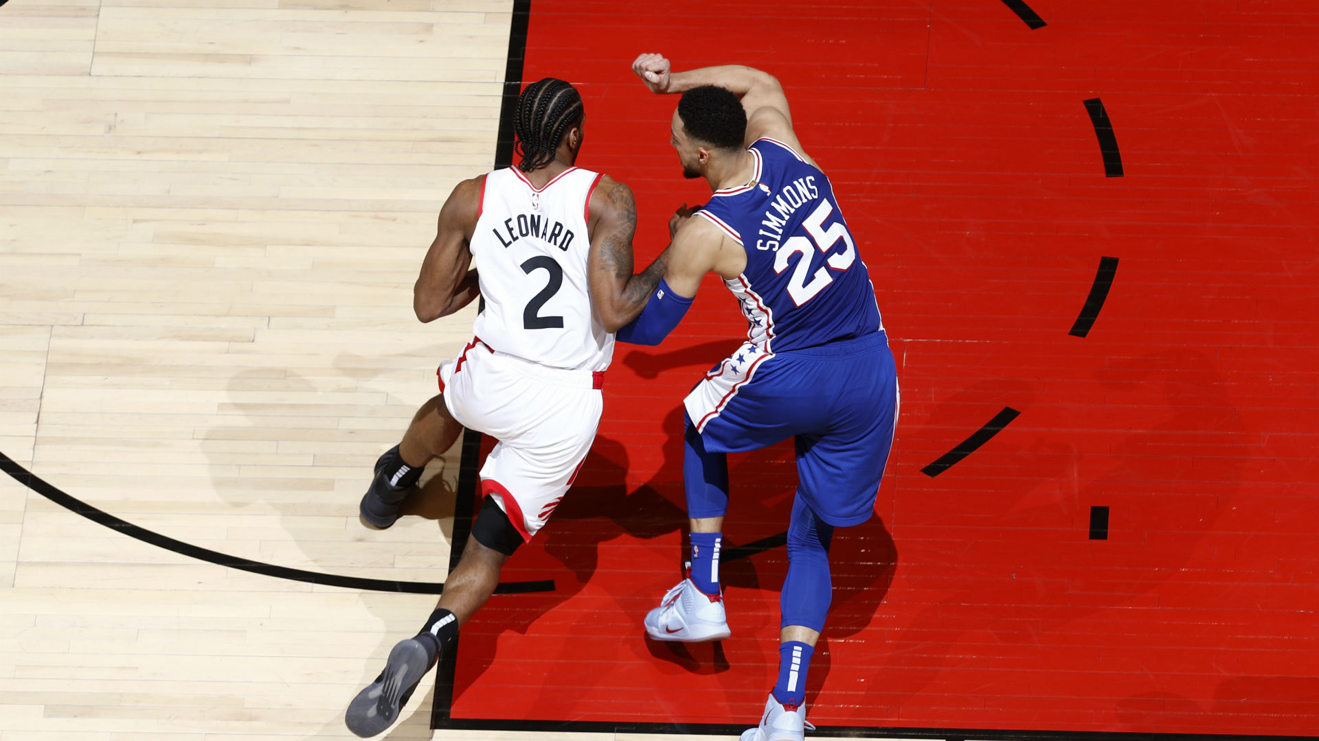 Ben Simmons và giá trị bất biến cho Philadelphia 76ers dù không cần đụng vào bóng