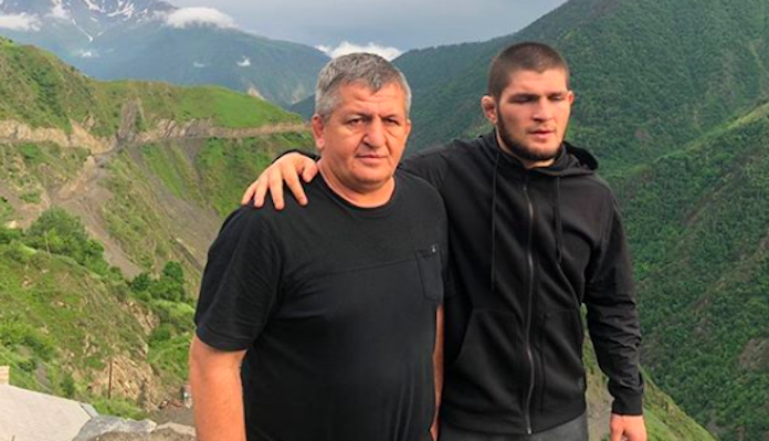 Cha của Khabib nói gì về tin đồn đập nhau với cha Conor McGregor?