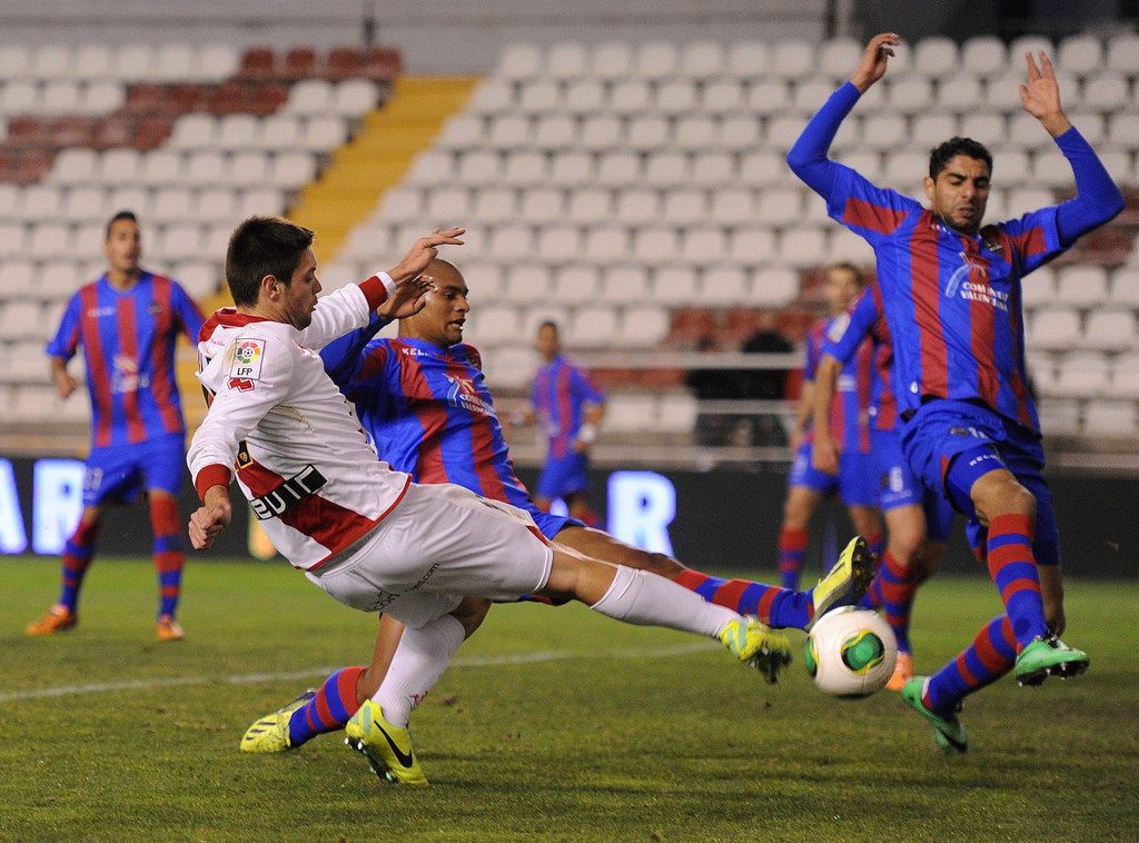 Nhận định, dự đoán Levante vs Rayo Vallecano 18h00, 04/05 (vòng 36 VĐQG Tây Ban Nha)