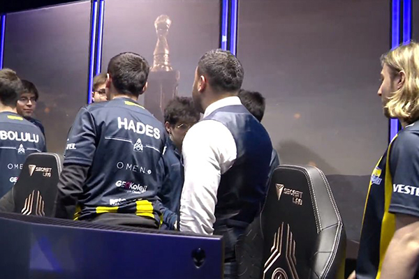 Xuất sắc đánh bại 1907 Fenerbahce Espor, "người anh em" Isurus Gaming cứu rỗi thành công Phong Vũ Buffalo