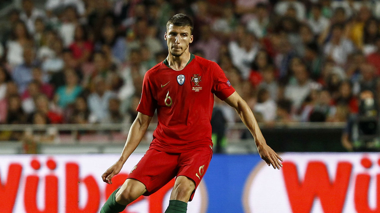 Chuyển nhượng MU 3/5: Mất Wan-Bissaka, MU chuyển hướng sang đồng hương của Ronaldo