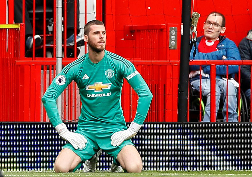 HLV Solskjaer và Matic tiết lộ phản ứng khó tin của De Gea sau những sai lầm liên tiếp