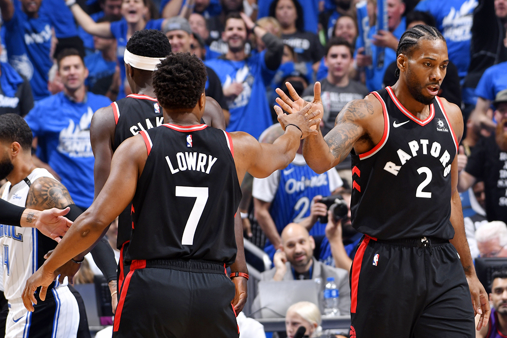 Nhìn thấy Kawhi gánh team mệt mỏi, Kyle Lowry hứa với lòng sẽ bớt "tù" để ứng cứu đồng đội