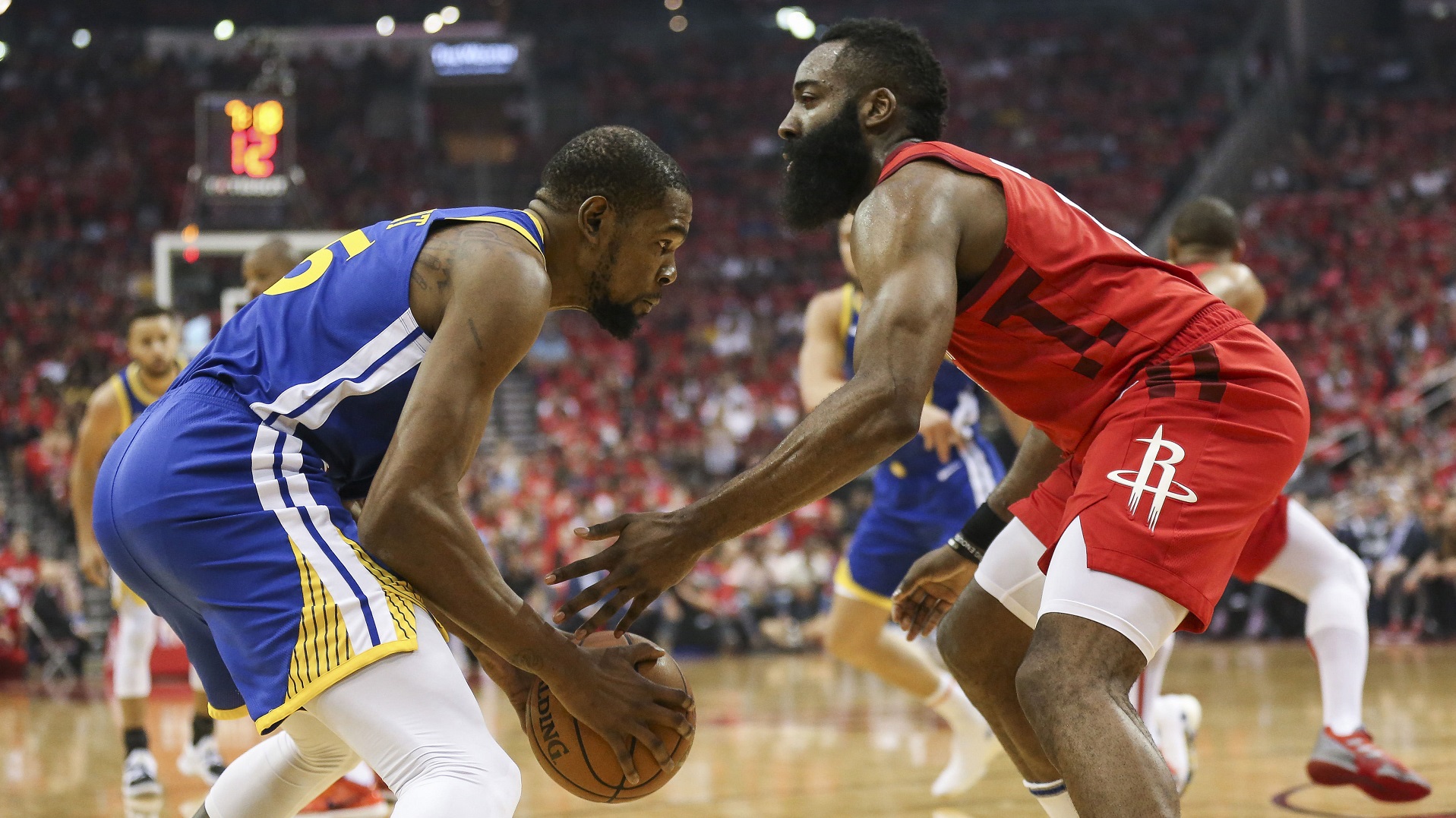 Kevin Durant vượt mặt Kobe Bryant trong màn trình diễn đỉnh cao trước Rockets