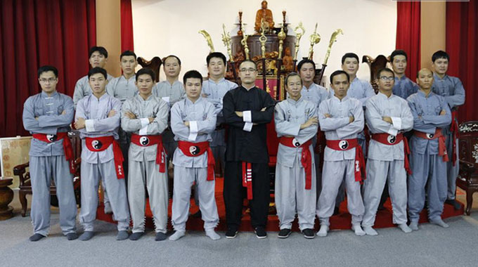 Sư huynh của Flores thách đấu Trương Đình Hoàng khi bị chê 'né kèo'