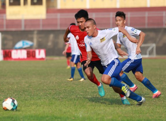 Kết quả vòng 5 hạng Nhất: Bình Phước độc chiếm ngôi đầu, Huế có chiến thắng đầu tiên