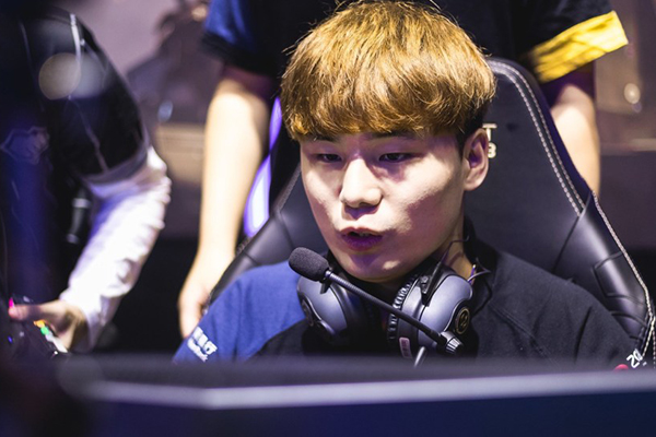 Sói ăn thịt cá mập: Flash Wolves tiến vào vòng bảng MSI qua Vega