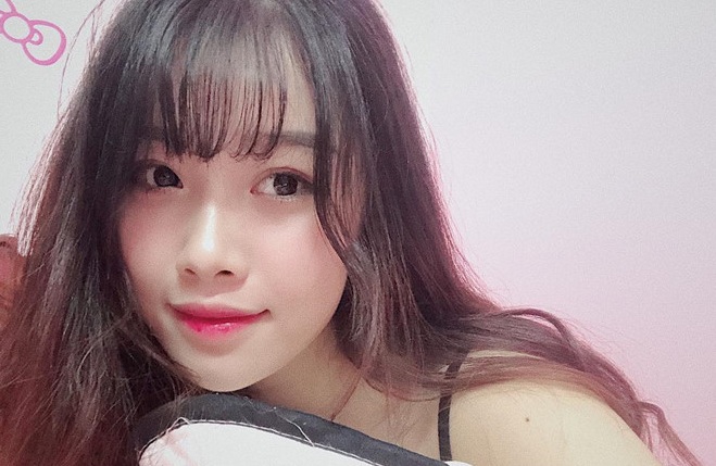 Văn Toàn tình tứ bên người yêu chuẩn bị sút “bàn thắng cuộc đời”?