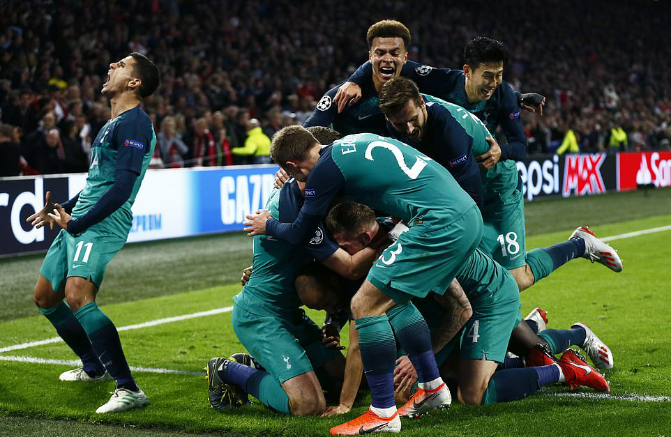 Người hùng Lucas Moura, cú ngược dòng lịch sử của Tottenham và những điểm nhấn ở trận thắng Ajax